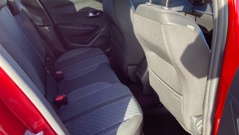 Peugeot 208 1.2 Hybrid 110 Allure 5dr e-DSC6 Petrol Hatchback